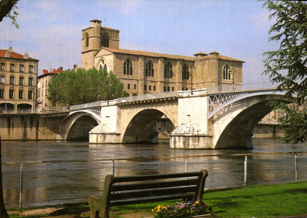 Romans-sur-Isère — Ansicht der Kollegiate Saint-Barnard — Éditions CELLARD - Vorderseite