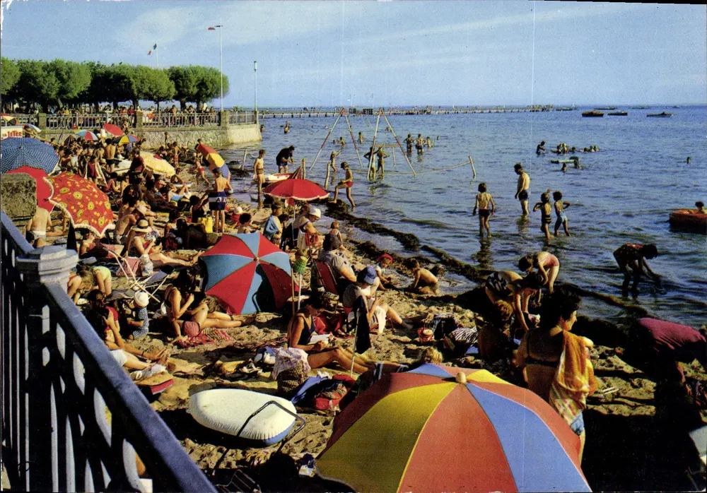 Die Strandpromenade und der Leuchtturm — Andernos-les-Bains — Verlag Mody - Vorderseite