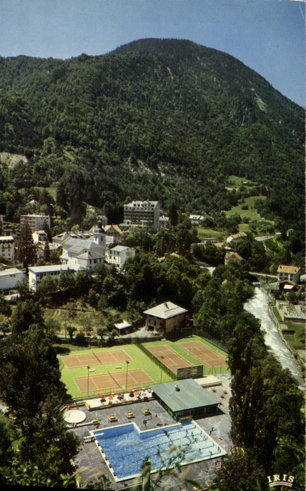 Brides-les-Bains — luftige Ansicht der Sporteinrichtungen — IRIS - Vorderseite