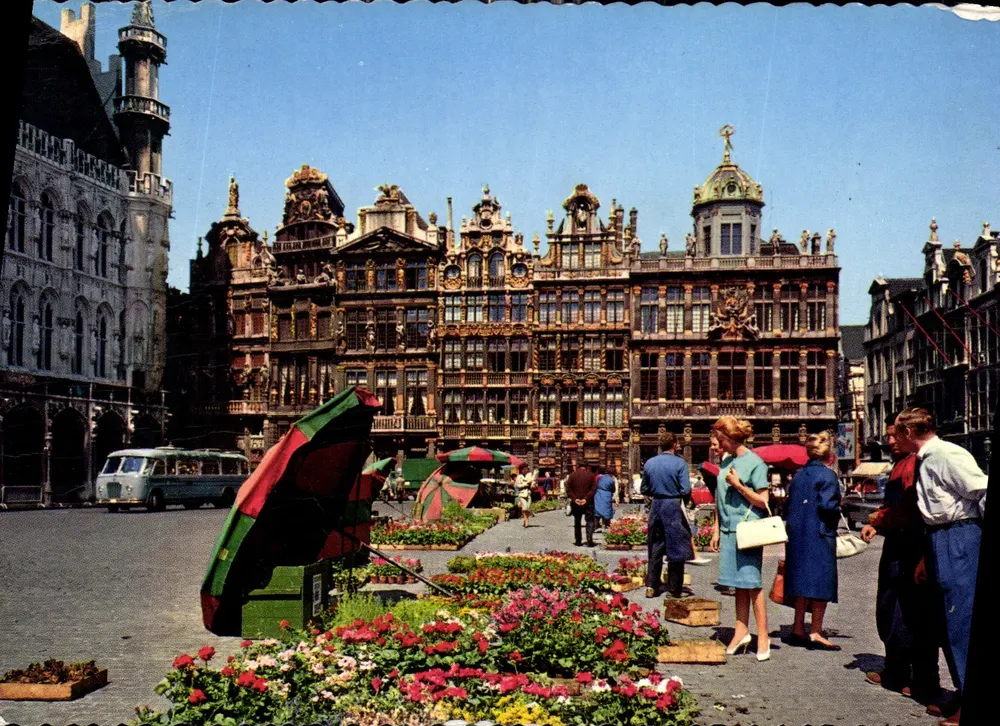 Brüssel — Grand-Place — Ansicht der Place mit Blumen und historischen Gebäuden — Verlag nicht identifiziert, Seriennummer 74 - Vorderseite