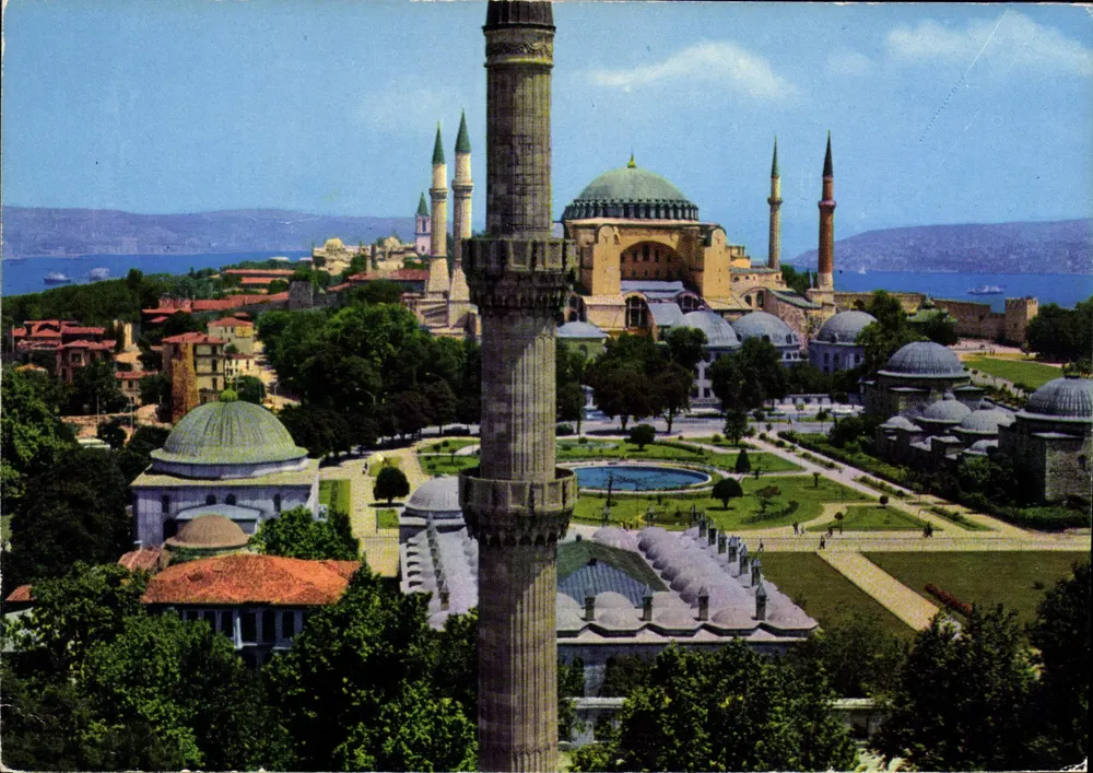 Minarett der Blauen Moschee und St. Sophia — Istanbul — Bella Color - Vorderseite
