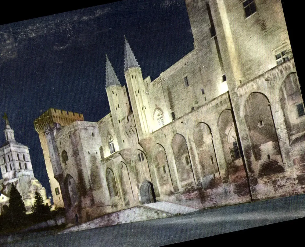 Avignon - Palácio dos Papas à noite — Edições S.E.A.T. - Reprodução proibida - Frente