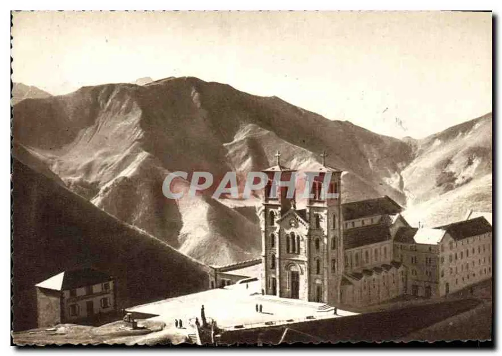 Basilika Notre-Dame de la Salette — Sonnenaufgang — Wallfahrtsstätte Notre-Dame de la Salette - Vorderseite