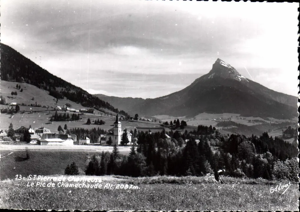 Saint-Pierre-de-Chamechaude — O Pico de Chamechaude Alt: 2087m — Gddowns - Frente