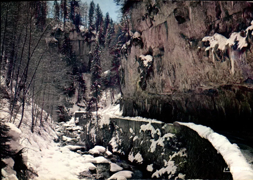 As Gorges da Bourne — em inverno — Éditions Machette - Frente