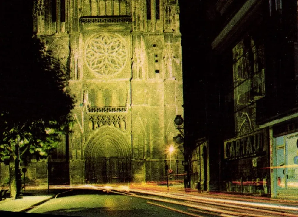 Die Kathedrale Saint-André in Bordeaux — Ausgabe HACHETTE, Nr. 33.063.150 - Vorderseite