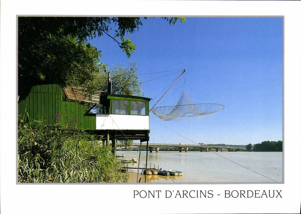 Pont d'Arcins - Bordeaux — vista do cais com casa sobre estacas e rede de pesca — Photo Dominique Le Lann - Frente