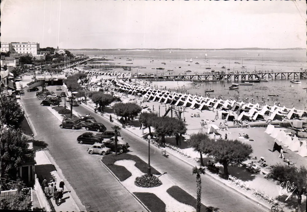 Arcachon — Allgemeine Ansicht der Strandpromenade — L. Chatagneau - Vorderseite