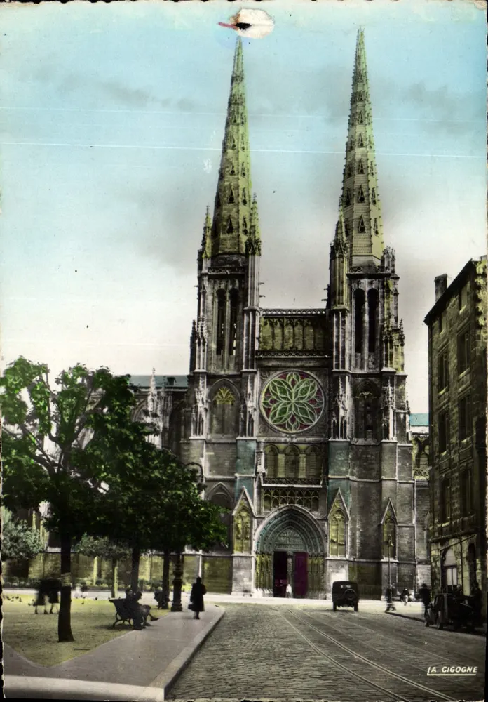 Bordeaux — Catedral de São André — A Coruja - Frente
