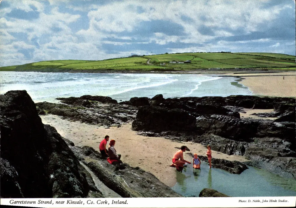 Garrettstown Strand, in der Nähe von Kinsale, Co. Cork, Irland — Foto: D. Noble, John Hinde Studios - Vorderseite