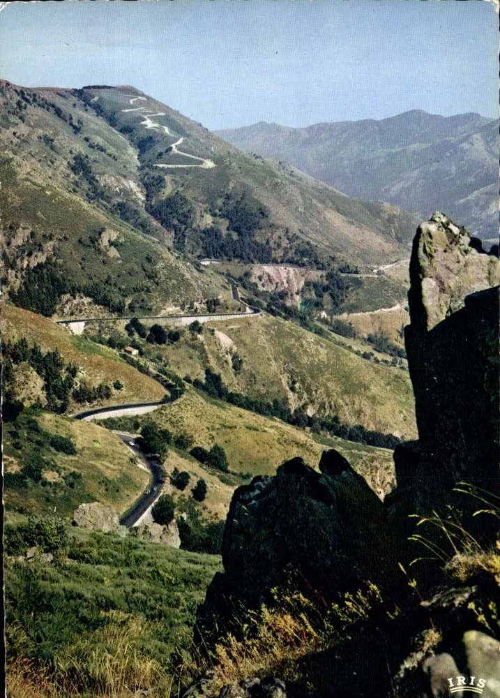 Valle Alta da Ardèche — Os Curvas da Estrada do Col da Chavade — Editor LUMICAP - Frente