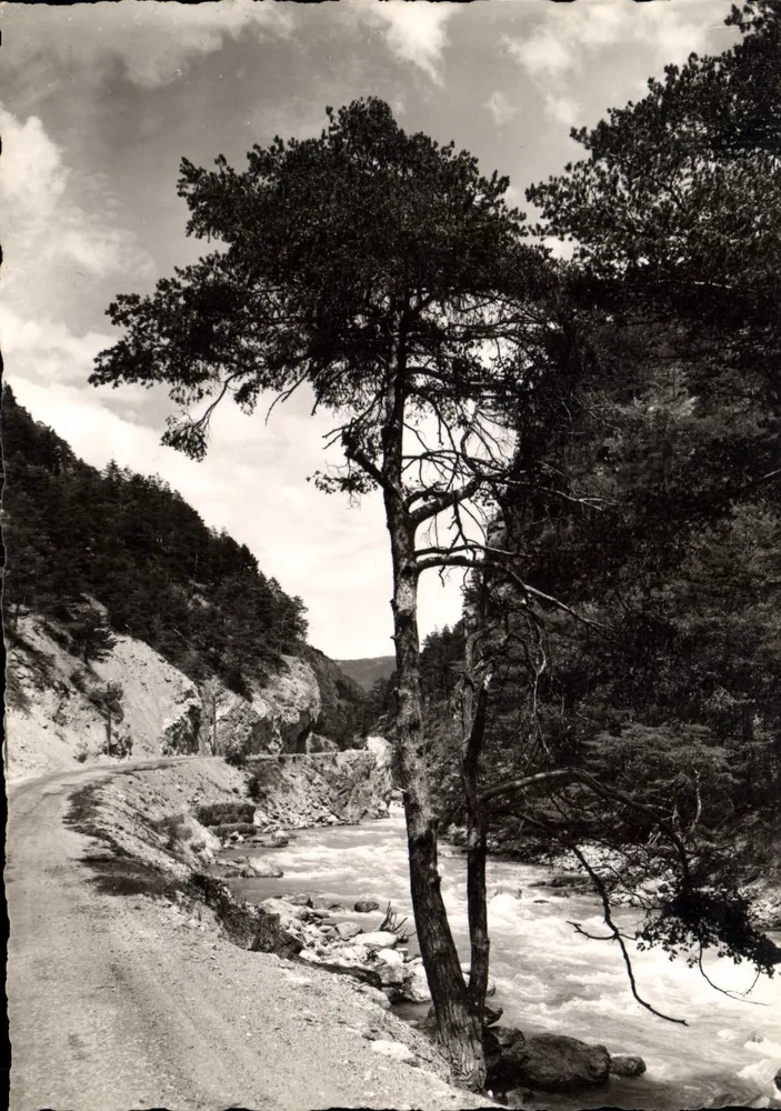 Vale do Queyras — As Gorges do Guil — Éditions de France - Frente