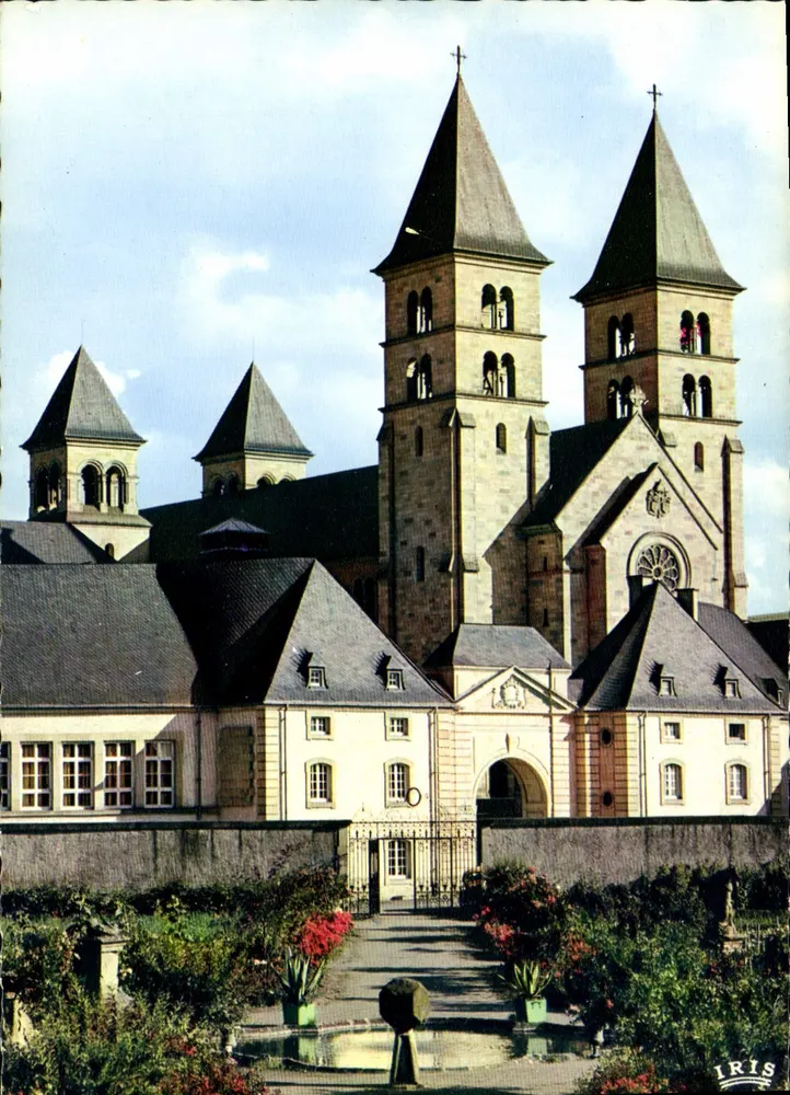 Echternach — La Basilica e il giardino abbatiale — IRIS - Recto