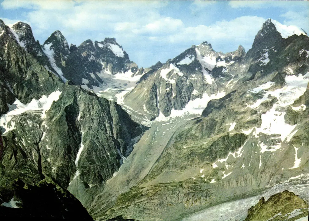एक्रिंस के पर्वत श्रेणी — काला ग्लेशियर (4.103 मीटर) — एफ. फ्रैटेली के संस्करण - आगे