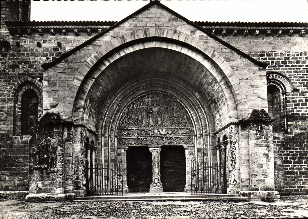 Abteikirche von Beaulieu-sur-Dordogne — Romanesque Style — Verlag nicht sichtbar - Vorderseite