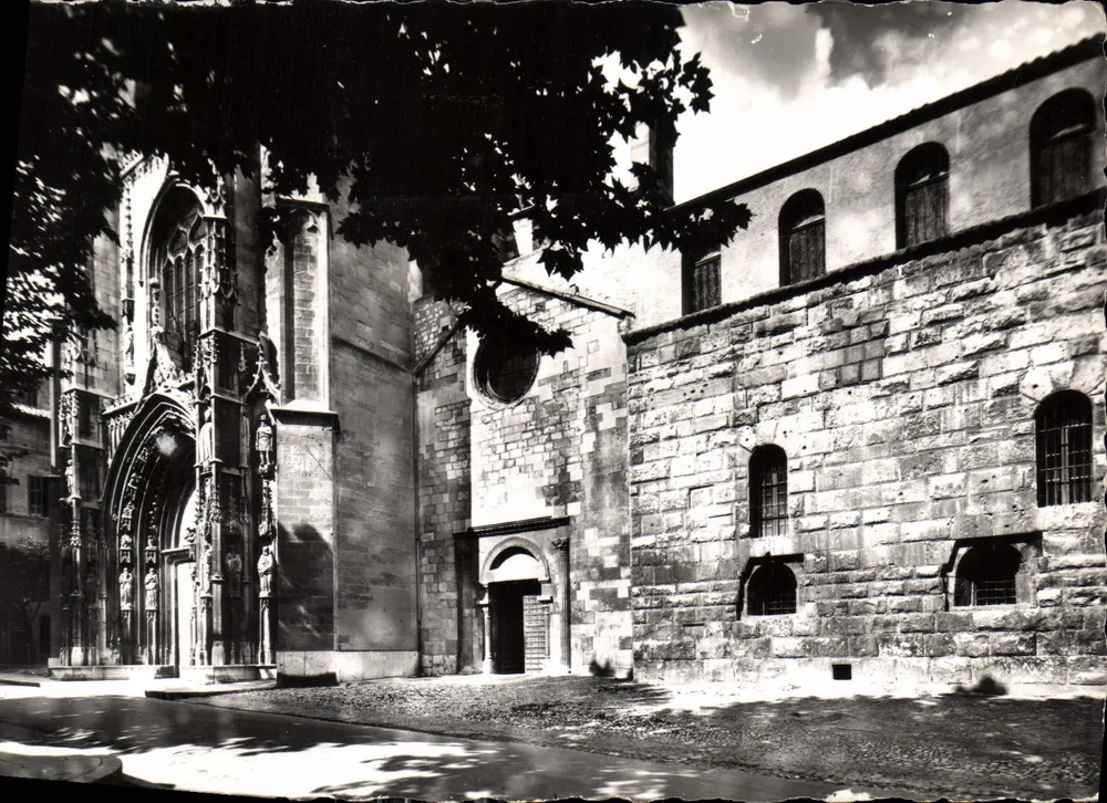 Aix-en-Provence — Kathedrale Saint-Sauveur — Fassade und Turm des 15. Jahrhunderts — Éditions de la Libération - Vorderseite