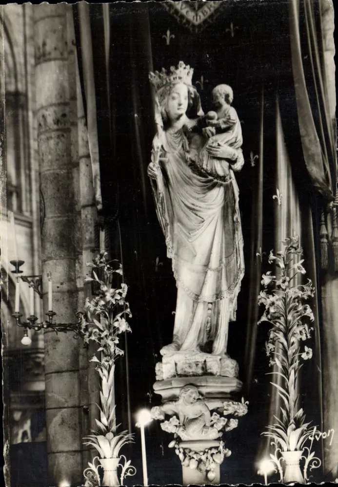 Statue der Notre-Dame de Paris — Kathedrale Notre-Dame — Editions d'Art - Vorderseite