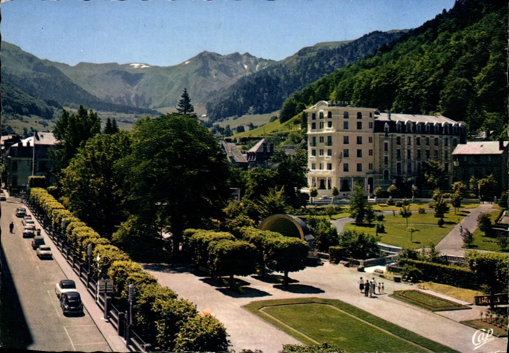 O Mont-Dore — Vista geral e o Sancy — Editor LUMICAD - Frente