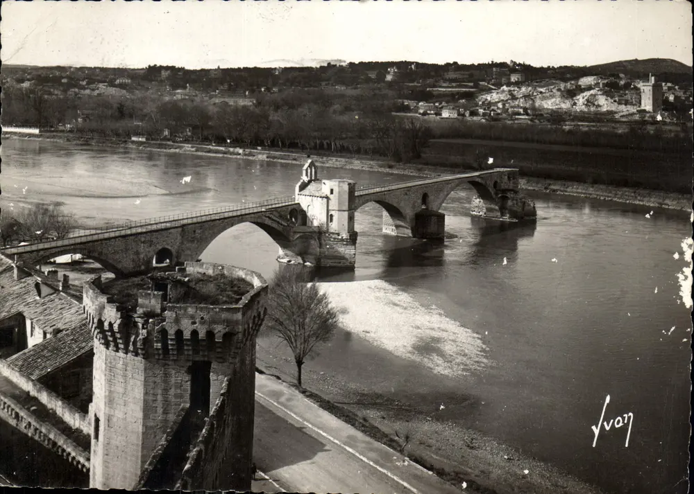 Avignon (Vaucluse) — O Rio Rhône e o Ponte Saint-Bénézet — Les Éditions d'Art 'AVIGNON', Paris - Frente