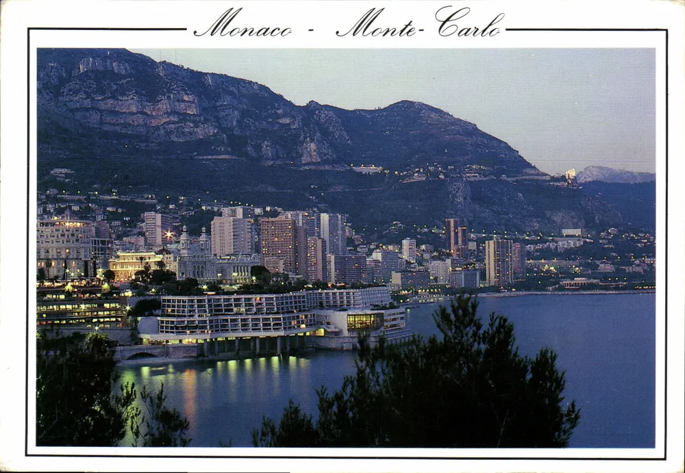 Monaco - Monte-Carlo — visão do crepúsculo sobre a cidade e o mar, editor Molipor - Frente