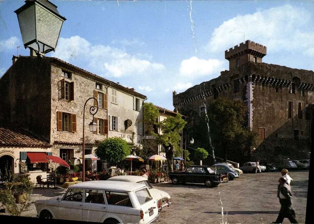 Cagnes-sur-Mer — Place du Château und das Schloss des 14. Jahrhunderts — Éditions d'Art Montluet, Nizza - Vorderseite
