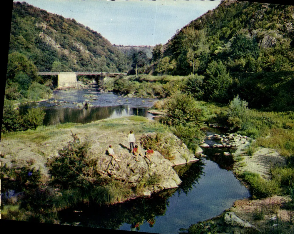 A Vale da Creuse — O Ponte Negra — Éditions Théolac - Frente