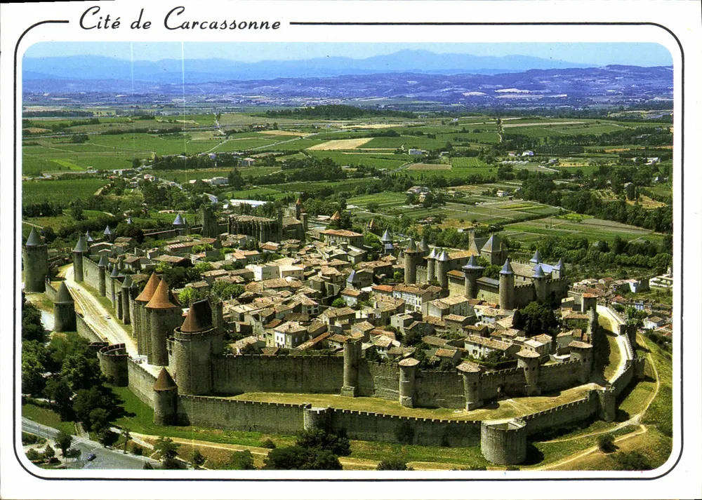 Cidade de Carcassonne — vista aérea — S.A. APA-POUX - ALBI - Frente
