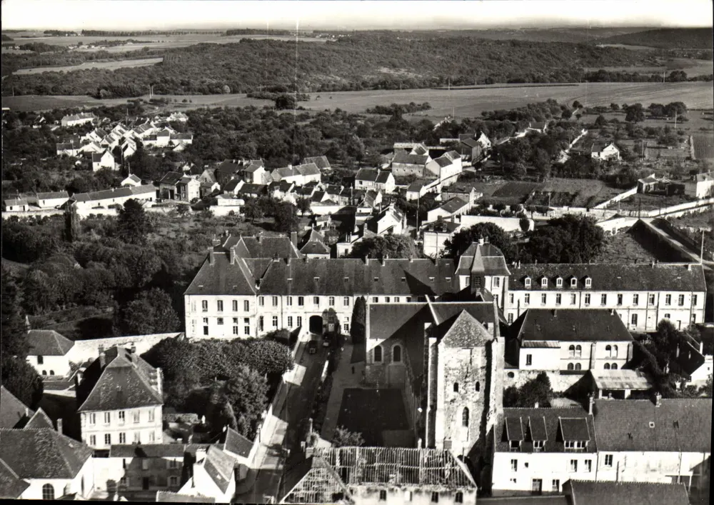 Jouarre (77) — Luftbild der Abtei — Neue Eingangstür — Combier Imprimeur - Vorderseite