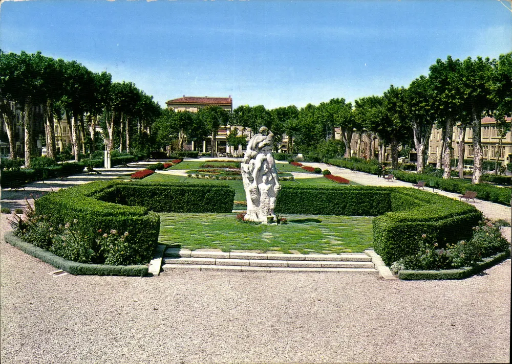 Praça Gambetta — Carcassonne — Edições J. Lartique n°118 - Frente
