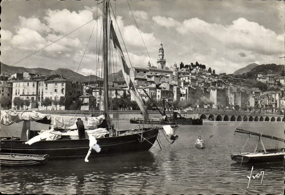 Menton (Alpes-Maritimes) — Der Hafen und das alte Stadttor — Les Éditions d'Art V. Paris, n° 1. B. 1584 - Vorderseite