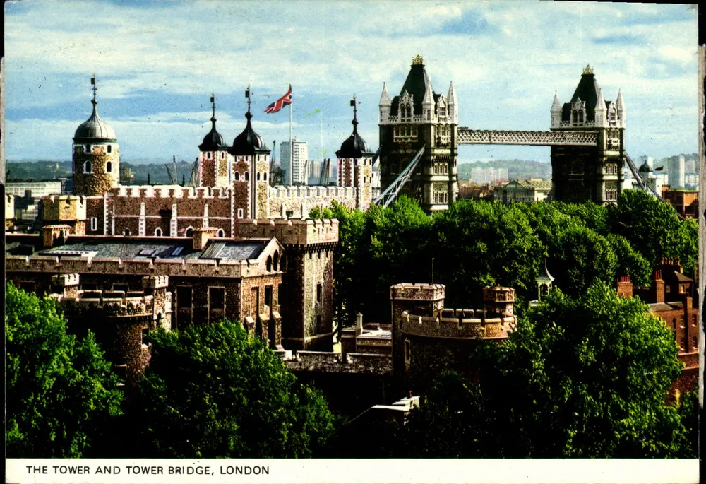 A Torre e o Tower Bridge, Londres — edição não identificada - Frente