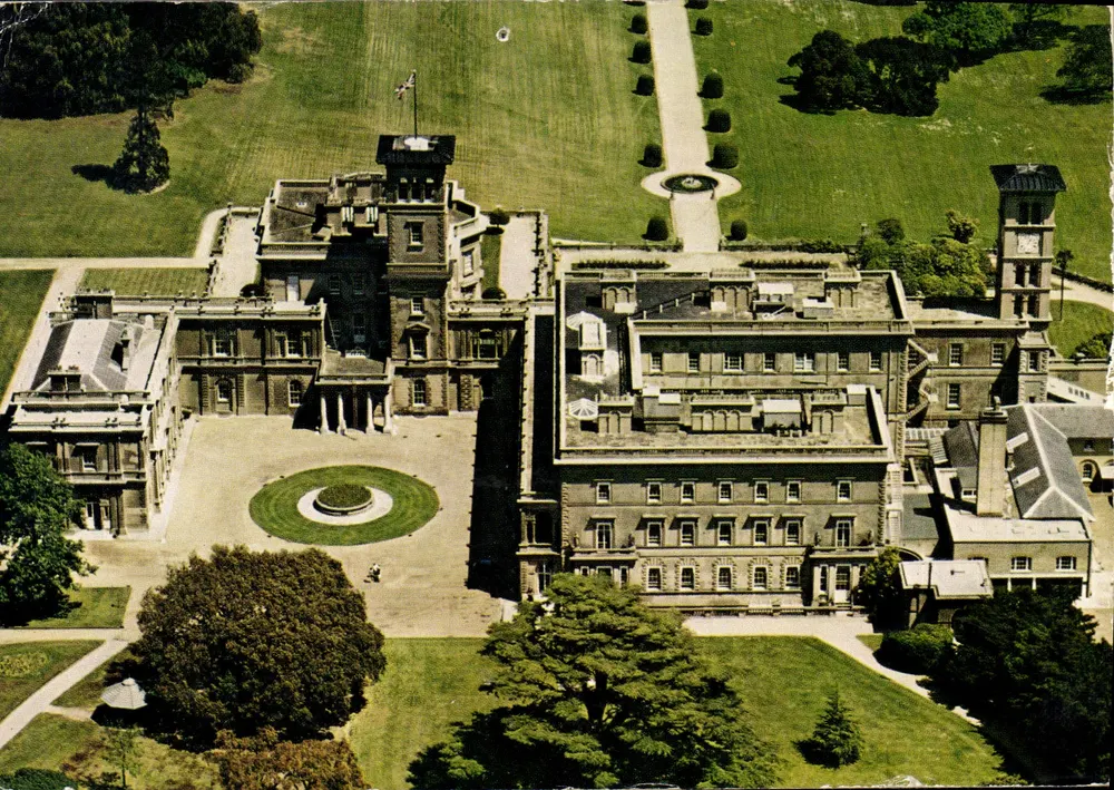 Osborne House — Insel Wight — Verlag Colin Richardson Printers Limited, Nr. P.11 - Vorderseite