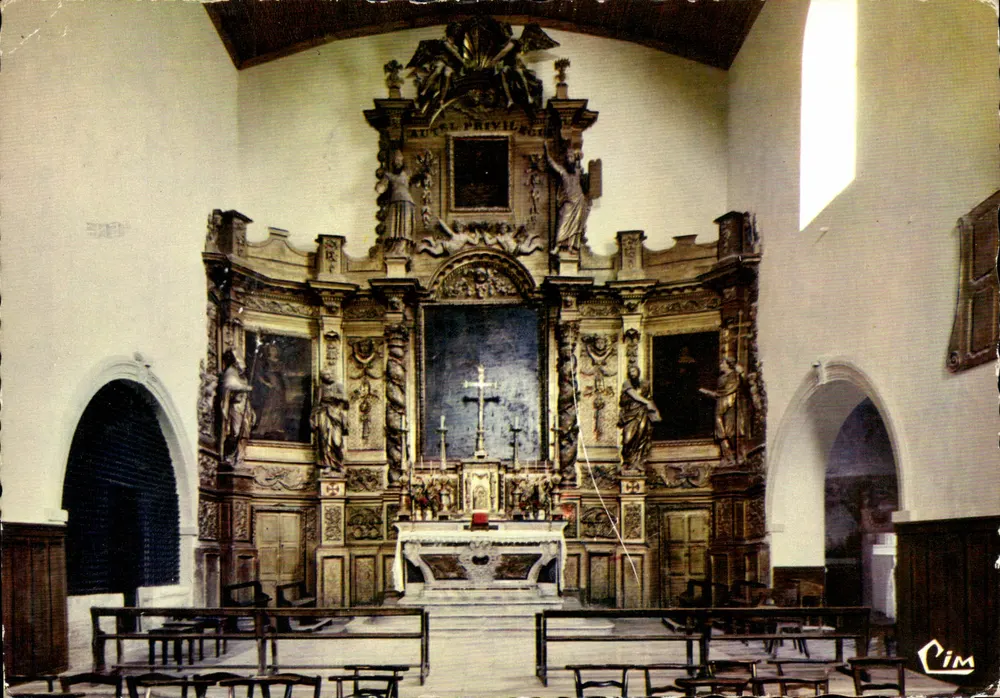 Pézenas - Kirche Sainte-Ursule — Innenraum mit vergoldetem Holzretabel (1688) — Cim - Vorderseite