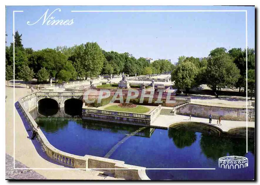 Nîmes — Garten der Quelle und die Quelle im Vordergrund — Editions AZUR RIVIERA - Vorderseite