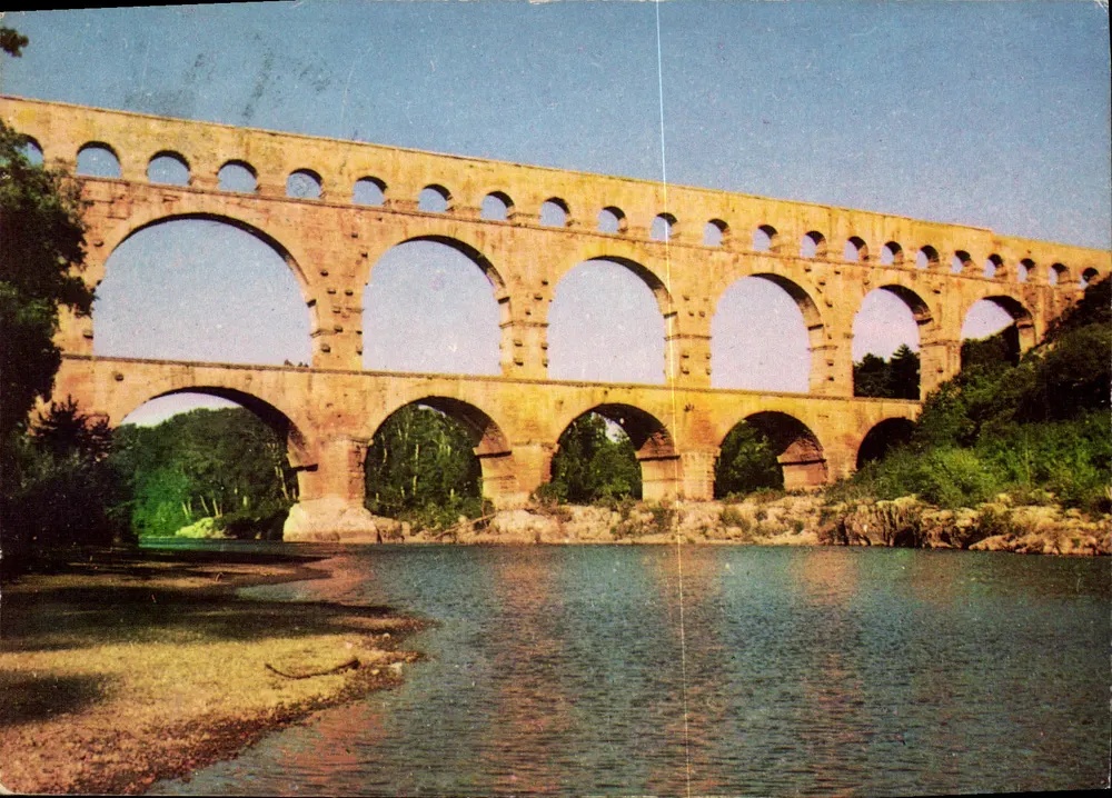 Pont du Gard — Römisches Aquädukt, erbaut kurz vor Christus — Editions Arocolor - Vorderseite