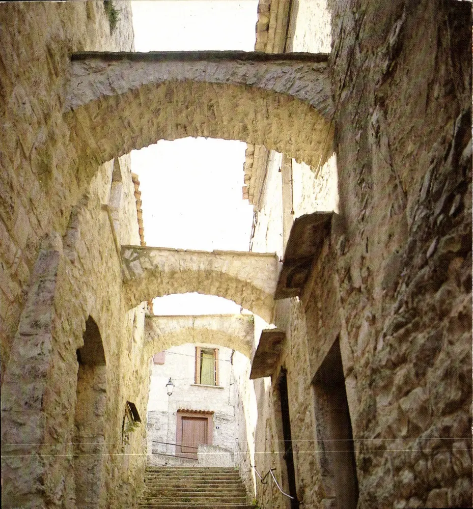 A Subida dos Capucinos — Plescop (Gard) — Edições Meridionais - Frente