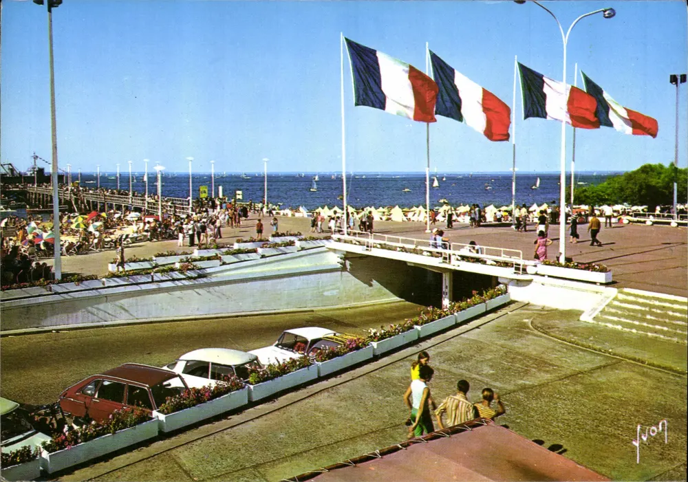 Praça e Pontão Thiers — Arcachon — Edições de Arte Yvonn - Frente