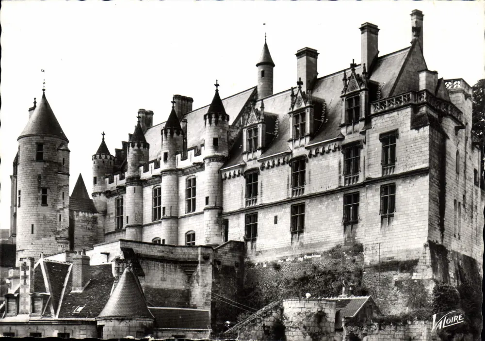 Loches - Das Schloss. Fassade der königlichen Wohnungen (13. - 15. Jahrhundert) — Editions Valoire, Nr. 11.380 - Vorderseite
