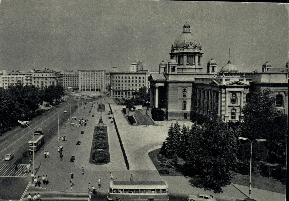 Belgrado — Assemblea Nazionale con Piazza — Foto-Tehnika Zagreb, Ilica 36 - Recto