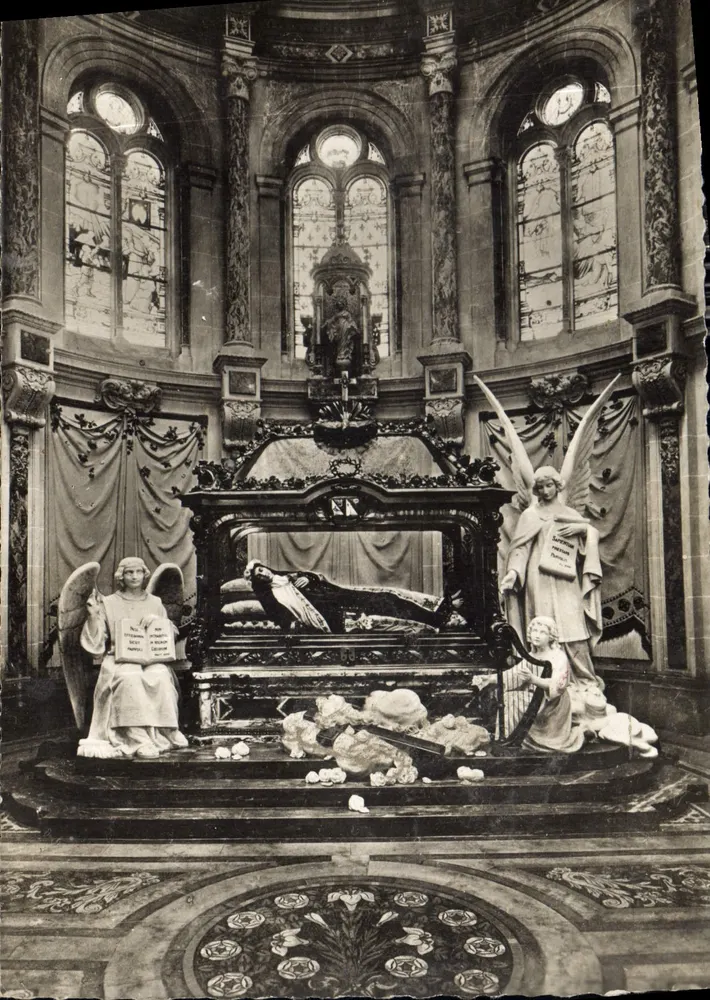 Lisieux — Kapelle der Reliquien der hl. Thérèse vom Kindlein Jesus — Katholischer Dienst von Lisieux - Vorderseite