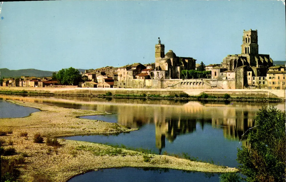 Pont Saint-Esprit (Gard) — Allgemeiner Blick — Kirchen St Pierre und St Saturnin — Magenta Editions, Lyon - Vorderseite