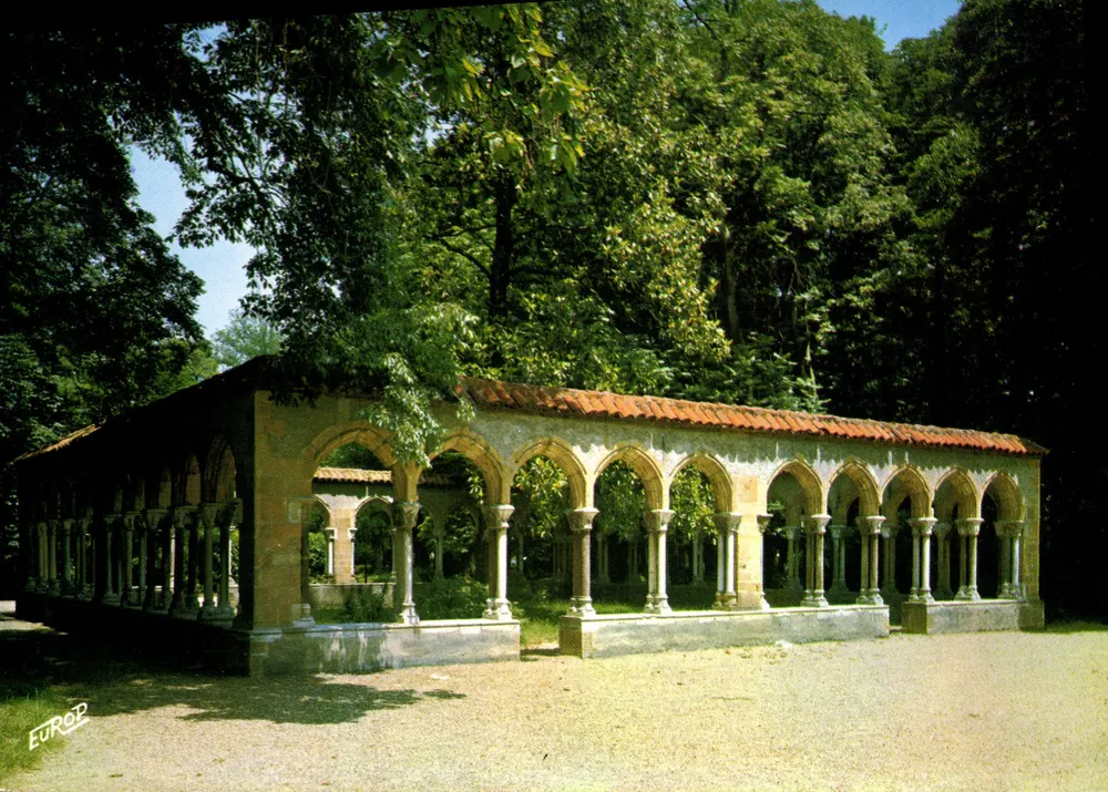 El Claustro (siglo XIV) en el Jardín MASSEY — Tarbes (Altas Pirineos) — Edición de la EUROP - Anverso