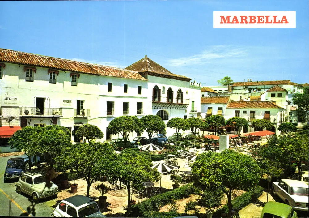 Marbella — Praça típica — Éditions Foto Antoninos - Frente