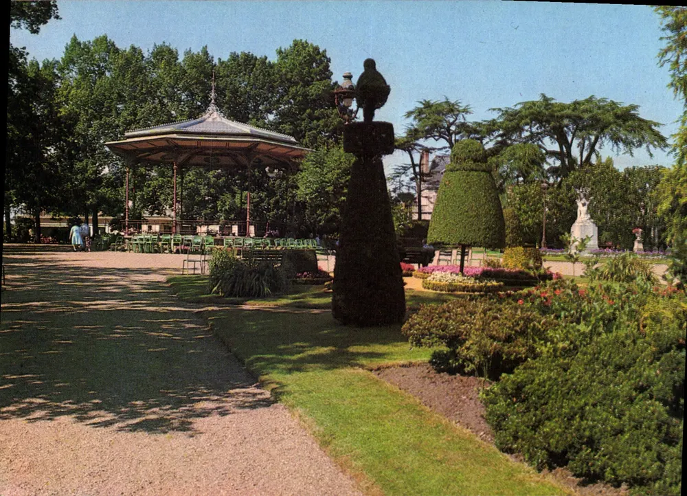 Rennes - O jardim do Thabor — foto de Hervé Champollion - Frente