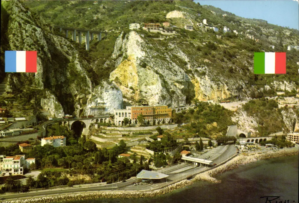 Menton — Luftbild der 3 Grenzen mit Italien — Éditions la Côte d'Azur - Vorderseite