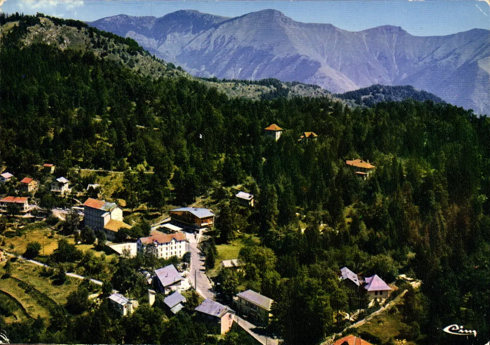 Peira-Cava — Vista aerea generale — Le Pas du Diable — Editore Mâcon « CLM » - Recto