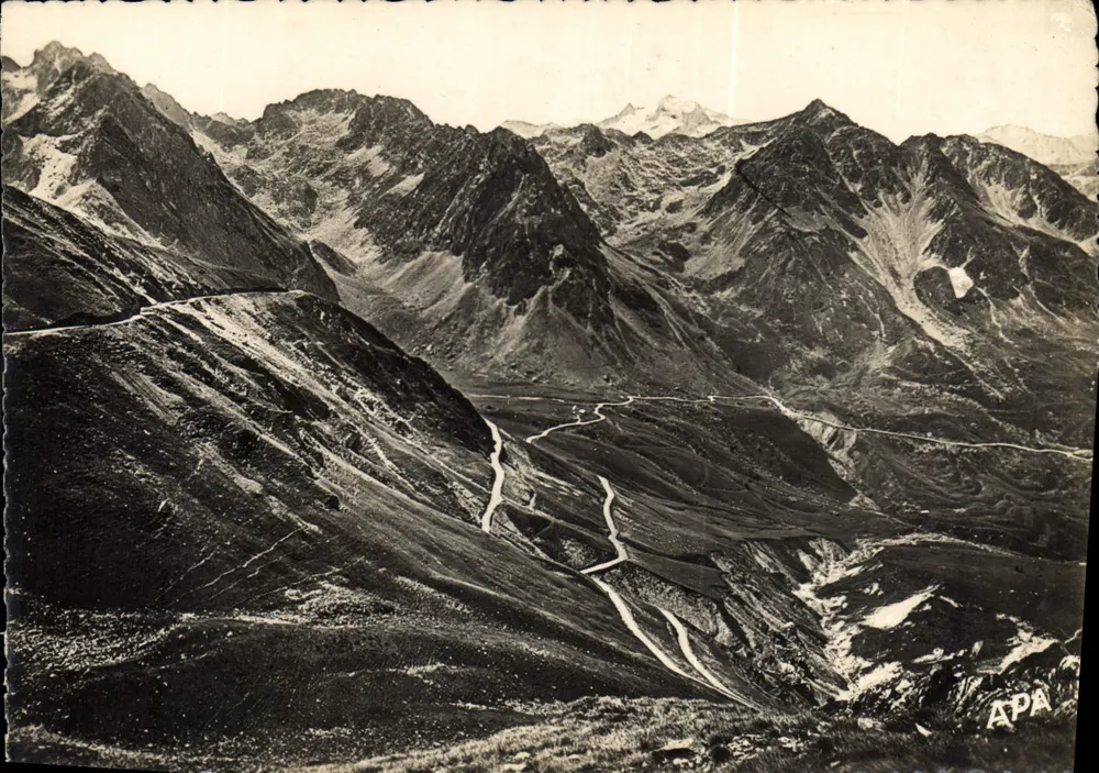 Luchon Pyrénées — Ansicht der Espada-Spitzen, des Pountou und der Néouvielle-Gletscher — Les Cartes APA-POUX - Vorderseite