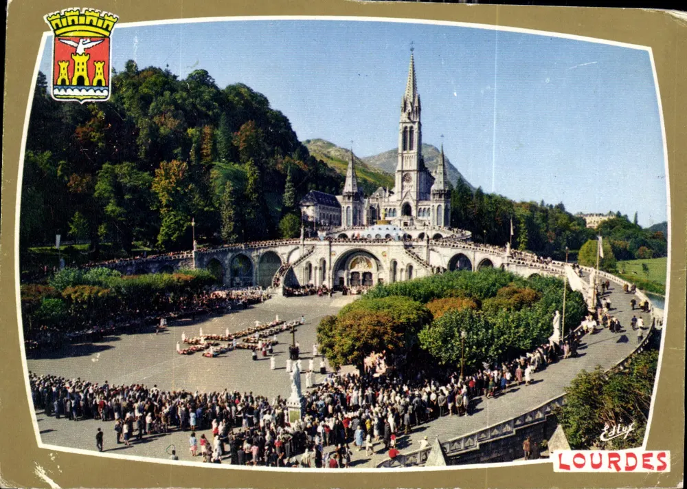 Lourdes — Basílica e peregrinos — Edição A. Doucet, n°52 - Frente