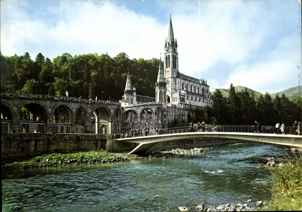 Lourdes — A Basílica e o Ponte — Edições CAP 1990 - Frente