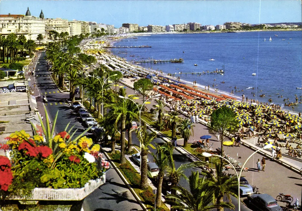Cannes — A Croisette e a Praia — Edições d'Art Art 119, rue Marceau - Frente